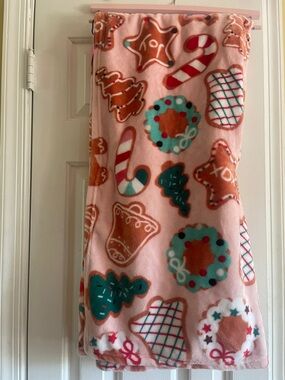 Pink Holiday Fleece Throw Blanket